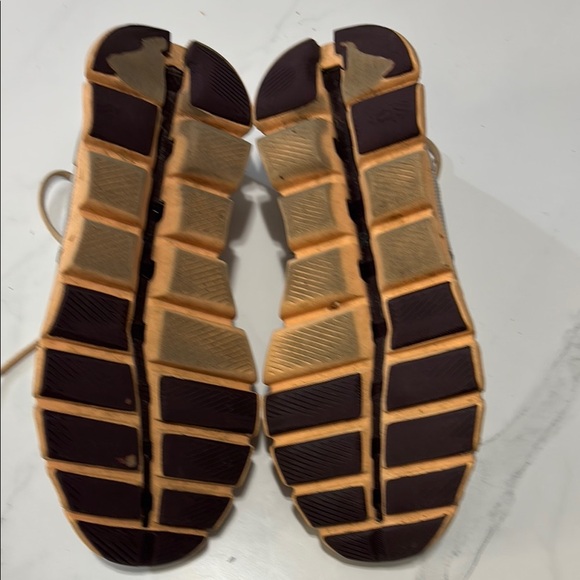 On Running Women's Shoes in Gray and Tan - Picture 6 of 6